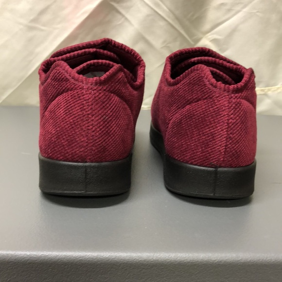 Silverts | Brand New Velcro Slippers - Picture 4 of 10